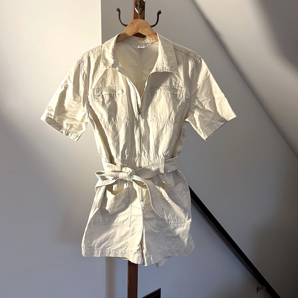 NWOT - Gap jumpsuit - cream - size 8